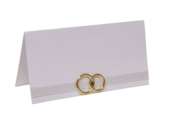 Tischkarte mit einem Band und zwei Ringen 1