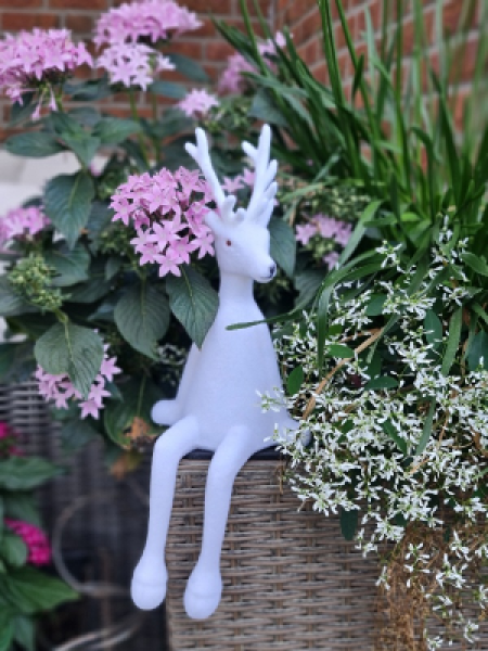 Weihnachtsfigur Hirsch weiß mit Geweih – Kantenfigur 33 cm für edle Raumgestaltung