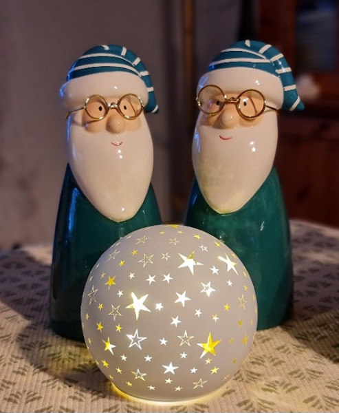 Winterdeko, Weihnachtsdeko - kleine, leuchtende Kugel mit Sternen - 6 Winterdeko, Weihnachtsdeko - kleine, leuchtende Kugel mit Sternen - 6