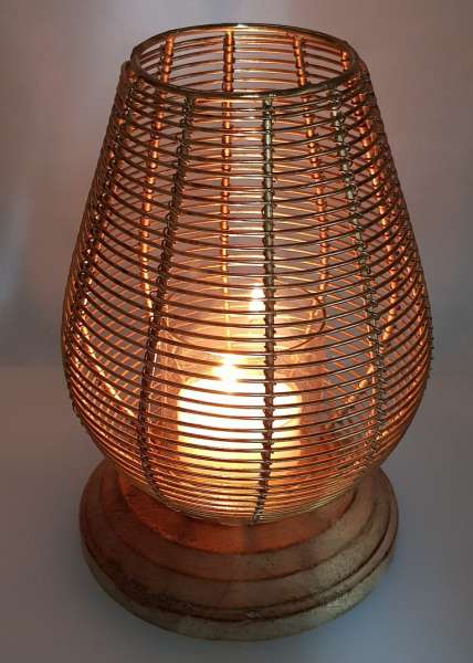 Windlicht "Purna" aus Metall mit Holzfuß - 3 Windlicht "Purna" aus Metall mit Holzfuß - 3