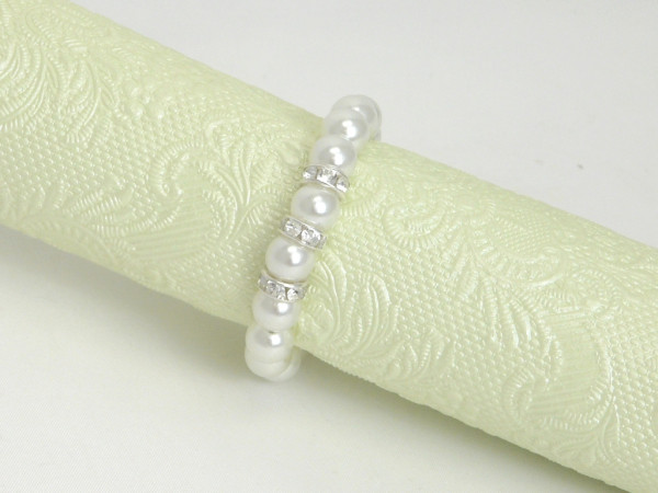 Perlenserviettenring mit Strass. Blickfang und Tischdekoration 4