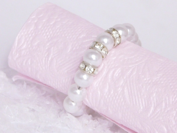 Perlenserviettenring mit Strass. Blickfang und Tischdekoration 1