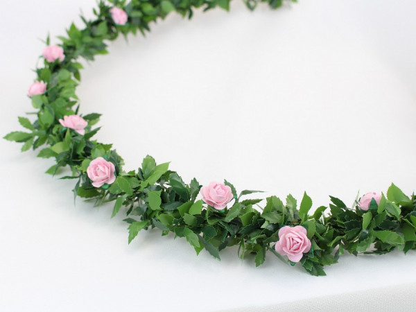 Ehrenplatzdeko, Ehrenplatz Ranke aus Rosenblättern und Röschen - B3