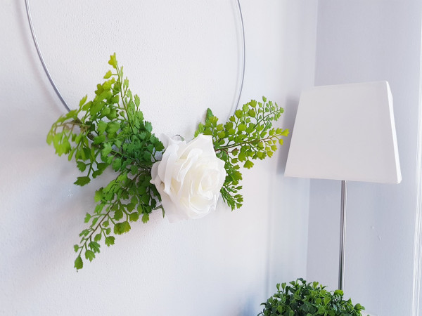 Blumenring, Blumenhänger mit einer Rose und Farnen - 3 Blumenring, Blumenhänger mit einer Rose und Farnen - 3