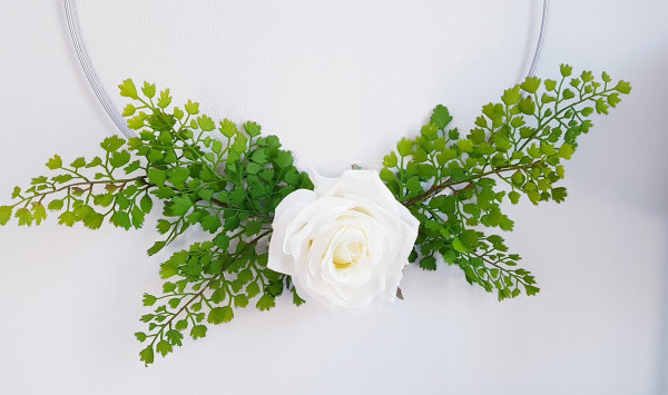 Blumenring, Blumenhänger mit einer Rose und Farnen - 2 Blumenring, Blumenhänger mit einer Rose und Farnen - 2