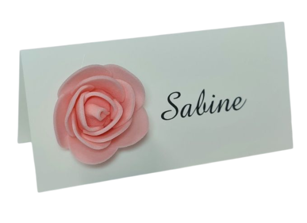 Tischkarte mit einer Rose in Creme oder Rot 1