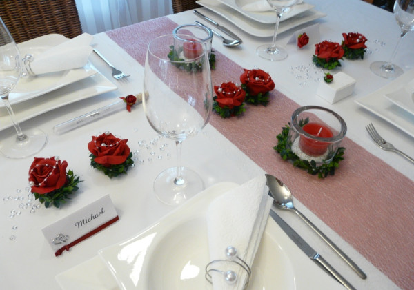 Gastgeschenk große Rose in Rosenblättern mit Perlen 5