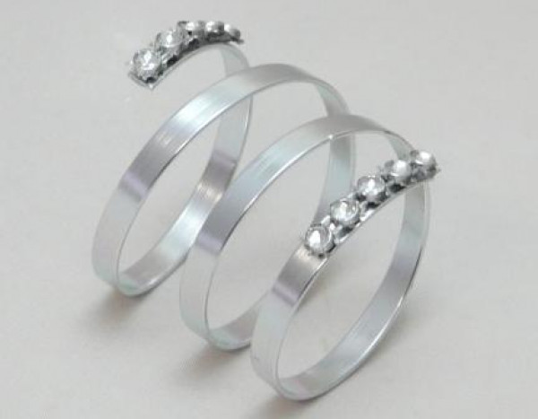 Tischdeko mit Strass - Serviettenring mit Strass. Tafeldeko bei Tischdeko-online.de 4 Tischdeko mit Strass - Serviettenring mit Strass. Tafeldeko bei Tischdeko-online.de 4